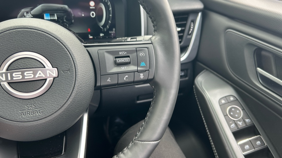 Nissan Qashqai 1.5 E-Power 205 N-Connecta [Glass Roof] 5dr Auto Hybrid Hatchback - Image 35