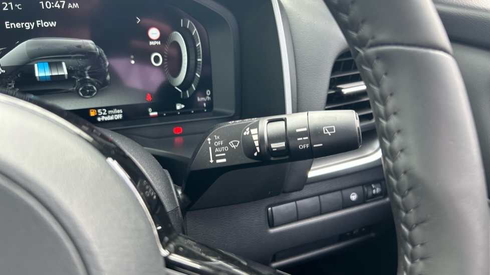 Nissan Qashqai 1.5 E-Power 205 N-Connecta [Glass Roof] 5dr Auto Hybrid Hatchback - Image 37