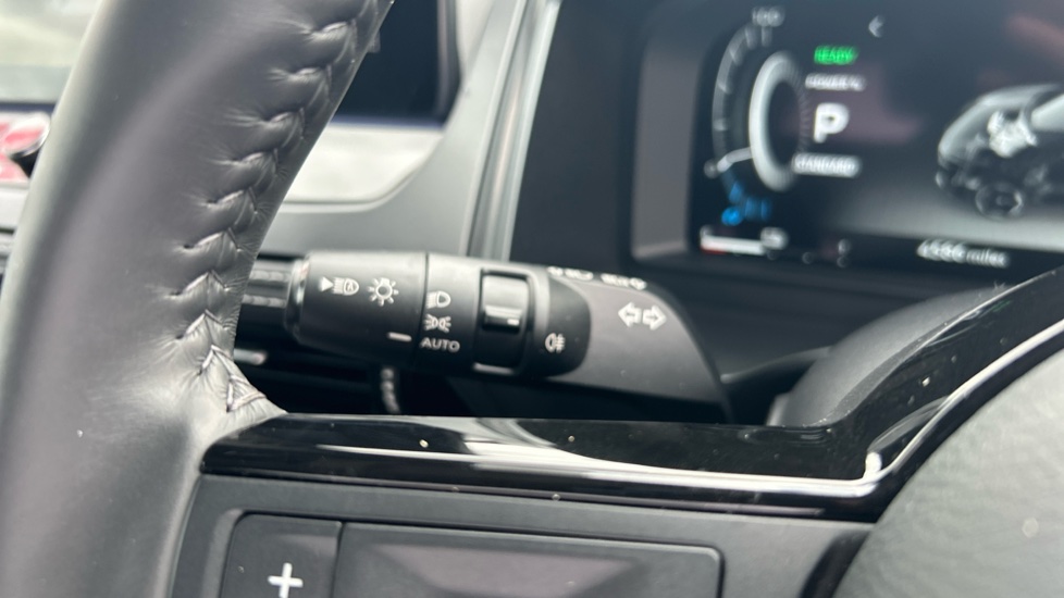 Nissan Qashqai 1.5 E-Power 205 N-Connecta [Glass Roof] 5dr Auto Hybrid Hatchback - Image 38