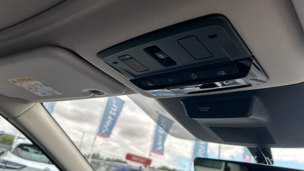 Nissan Qashqai 1.5 E-Power 205 N-Connecta [Glass Roof] 5dr Auto Hybrid Hatchback - Image 42