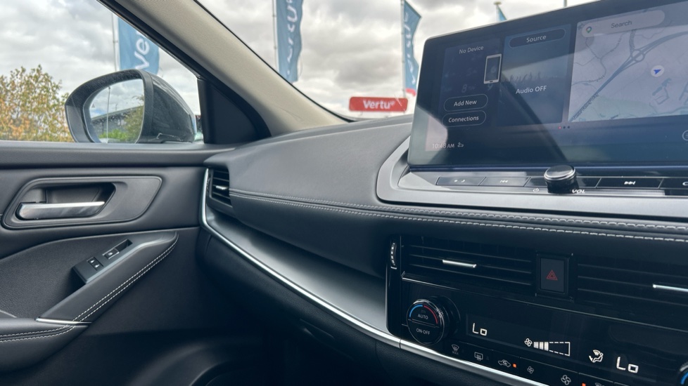 Nissan Qashqai 1.5 E-Power 205 N-Connecta [Glass Roof] 5dr Auto Hybrid Hatchback - Image 44