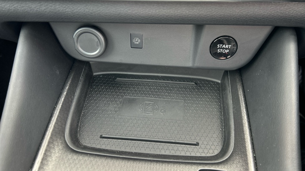 Nissan Qashqai 1.5 E-Power 205 N-Connecta [Glass Roof] 5dr Auto Hybrid Hatchback - Image 48