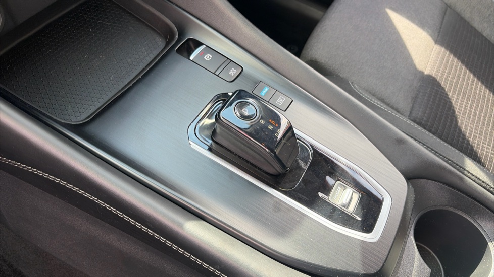 Nissan Qashqai 1.5 E-Power N-Connecta 5dr Auto Hybrid Hatchback - Image 13