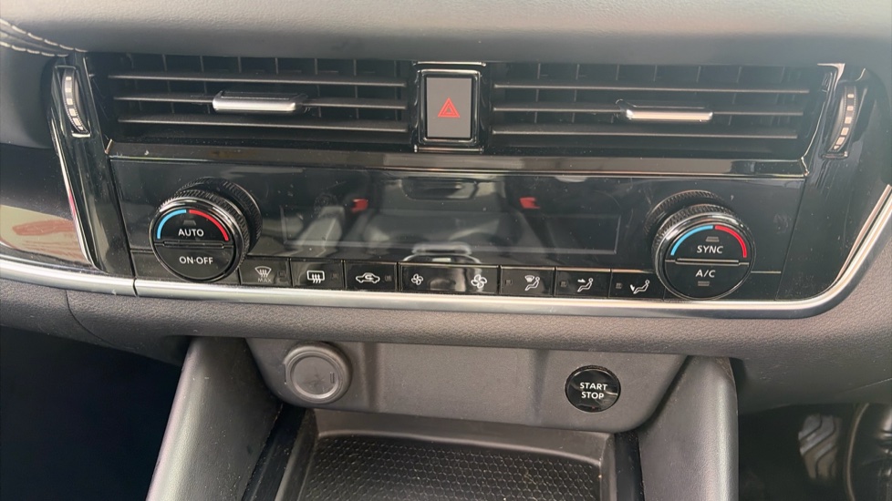 Nissan Qashqai 1.5 E-Power N-Connecta 5dr Auto Hybrid Hatchback - Image 32