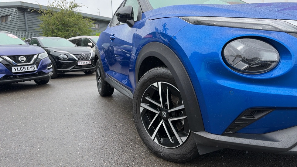 Nissan Juke 1.0 DiG-T N-Connecta 5dr Petrol Hatchback - Image 8