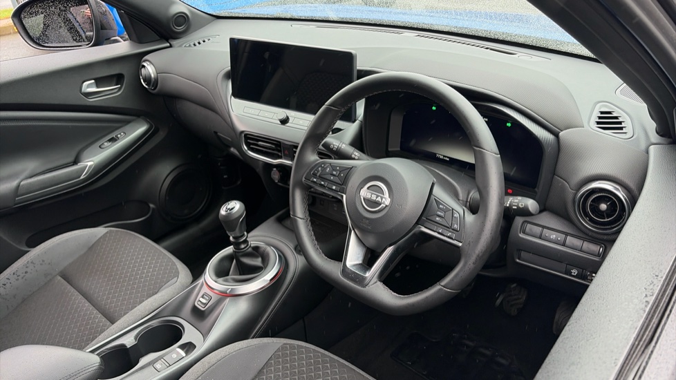 Nissan Juke 1.0 DiG-T N-Connecta 5dr Petrol Hatchback - Image 11