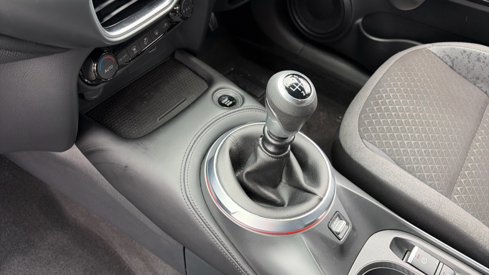 Nissan Juke 1.0 DiG-T N-Connecta 5dr Petrol Hatchback - Image 13