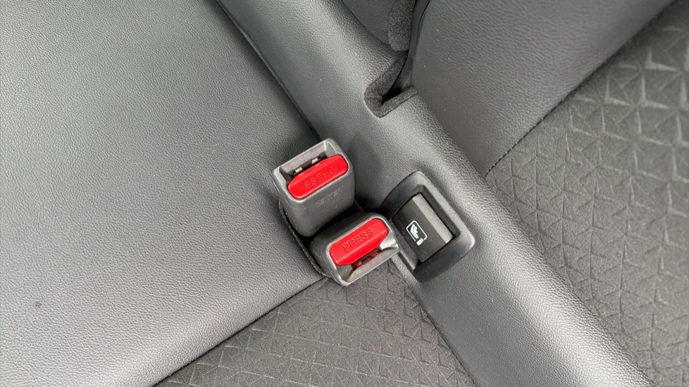 Nissan Juke 1.0 DiG-T N-Connecta 5dr Petrol Hatchback - Image 17
