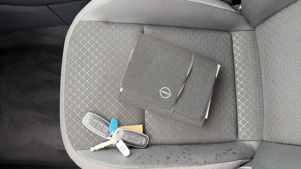 Nissan Juke 1.0 DiG-T N-Connecta 5dr Petrol Hatchback - Image 19