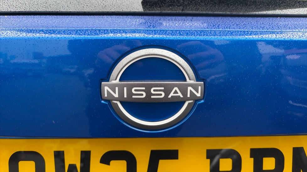 Nissan Juke 1.0 DiG-T N-Connecta 5dr Petrol Hatchback - Image 24