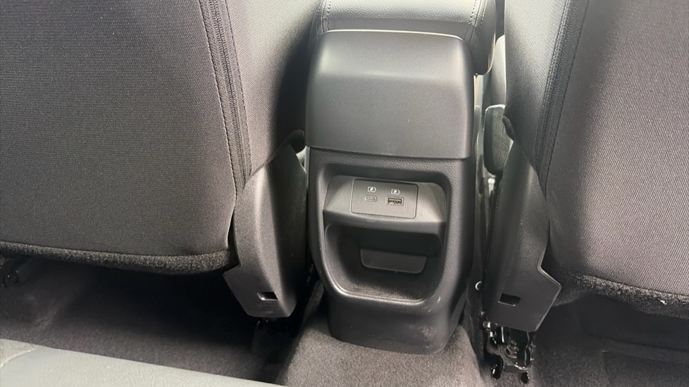 Nissan Juke 1.0 DiG-T N-Connecta 5dr Petrol Hatchback - Image 28