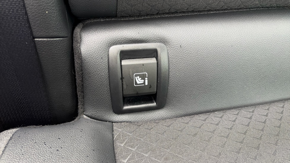 Nissan Juke 1.0 DiG-T N-Connecta 5dr Petrol Hatchback - Image 29