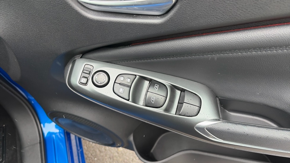 Nissan Juke 1.0 DiG-T N-Connecta 5dr Petrol Hatchback - Image 31