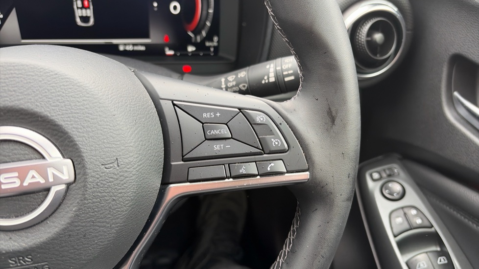 Nissan Juke 1.0 DiG-T N-Connecta 5dr Petrol Hatchback - Image 34