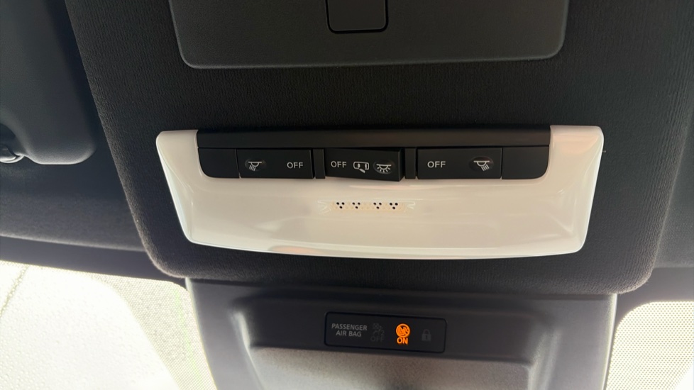 Nissan Juke 1.0 DiG-T N-Connecta 5dr Petrol Hatchback - Image 38