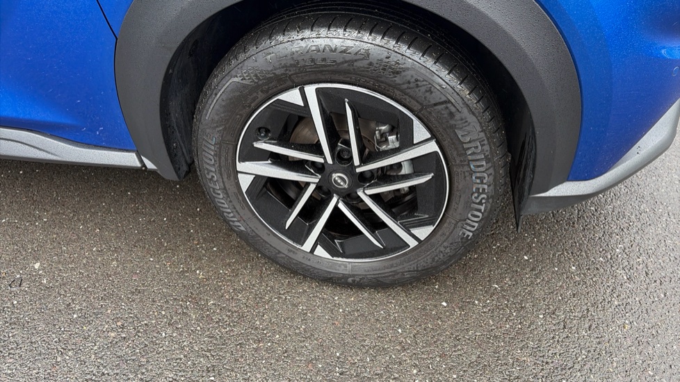 Nissan Juke 1.0 DiG-T N-Connecta 5dr Petrol Hatchback - Image 44