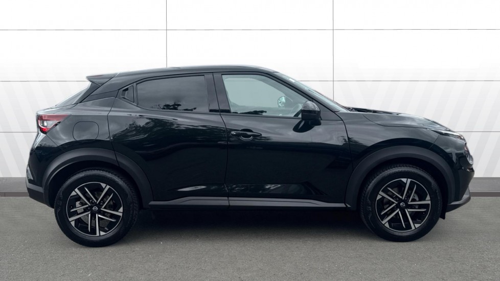Nissan Juke 1.0 DiG-T N-Connecta 5dr Petrol Hatchback - Image 5