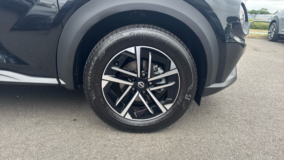 Nissan Juke 1.0 DiG-T N-Connecta 5dr Petrol Hatchback - Image 8