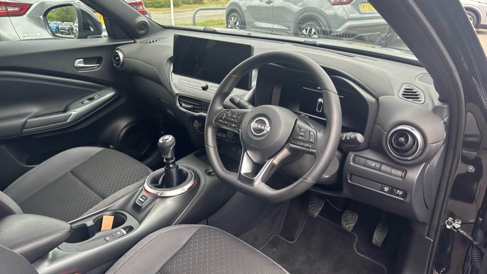Nissan Juke 1.0 DiG-T N-Connecta 5dr Petrol Hatchback - Image 11