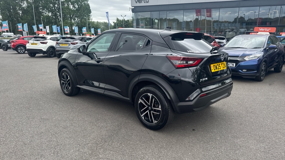 Nissan Juke 1.0 DiG-T N-Connecta 5dr Petrol Hatchback - Image 23