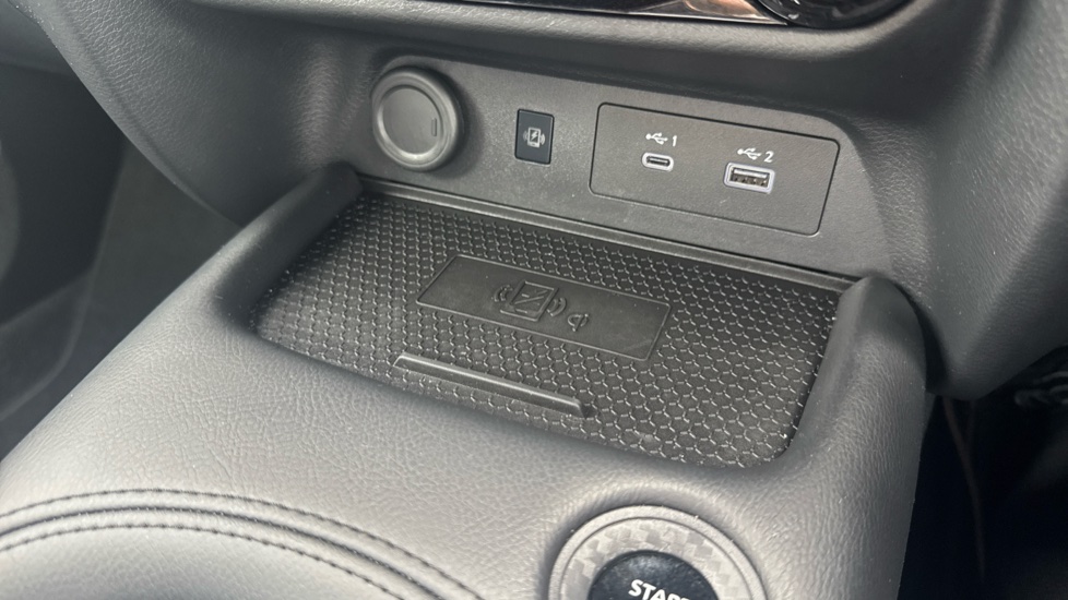 Nissan Juke 1.0 DiG-T N-Connecta 5dr Petrol Hatchback - Image 28