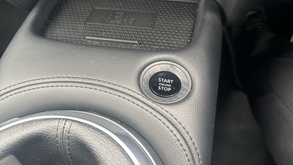Nissan Juke 1.0 DiG-T N-Connecta 5dr Petrol Hatchback - Image 29