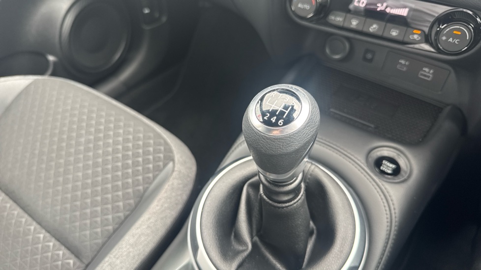 Nissan Juke 1.0 DiG-T N-Connecta 5dr Petrol Hatchback - Image 30