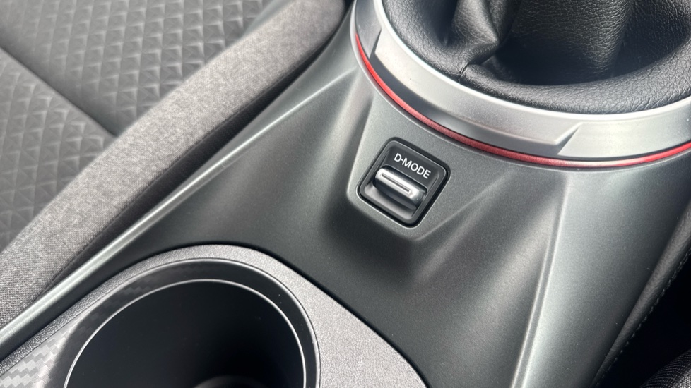Nissan Juke 1.0 DiG-T N-Connecta 5dr Petrol Hatchback - Image 39