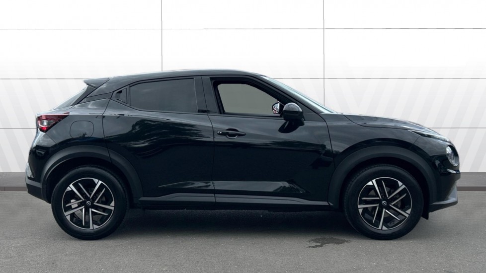 Nissan Juke 1.0 DiG-T N-Connecta 5dr Petrol Hatchback - Image 5