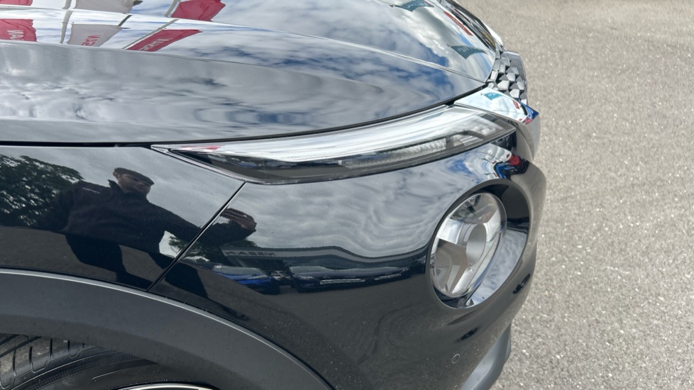 Nissan Juke 1.0 DiG-T N-Connecta 5dr Petrol Hatchback - Image 8