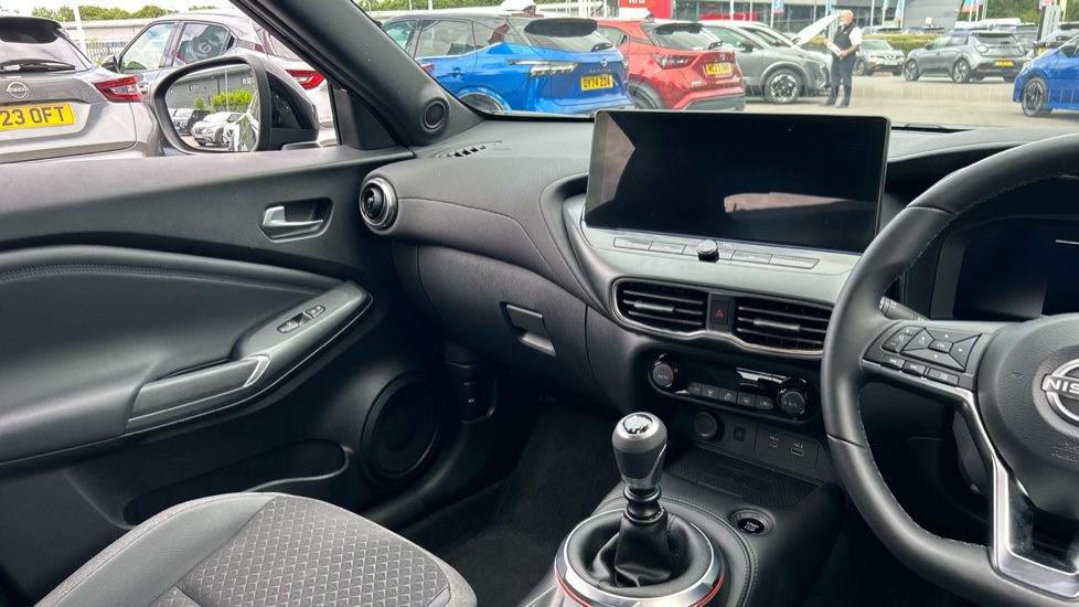 Nissan Juke 1.0 DiG-T N-Connecta 5dr Petrol Hatchback - Image 14
