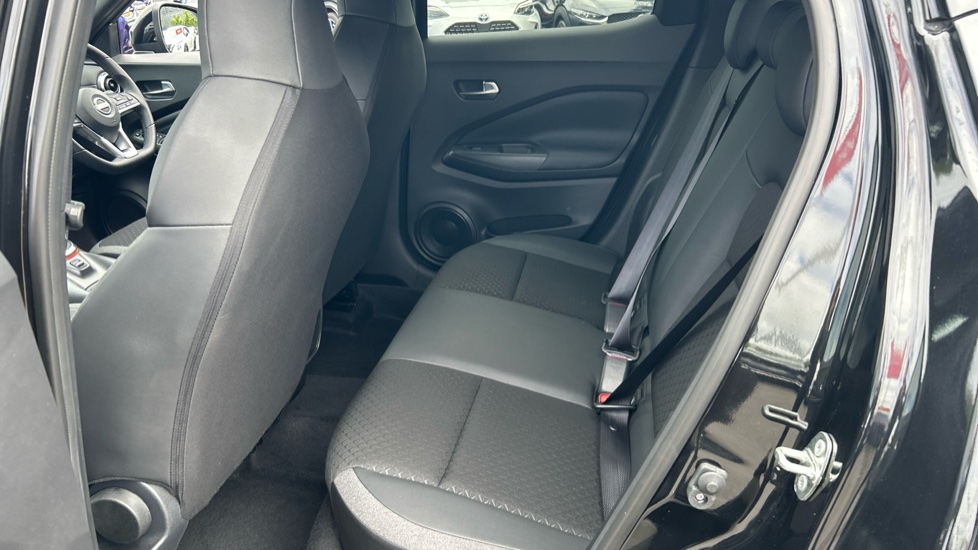 Nissan Juke 1.0 DiG-T N-Connecta 5dr Petrol Hatchback - Image 16