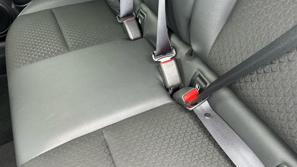 Nissan Juke 1.0 DiG-T N-Connecta 5dr Petrol Hatchback - Image 17