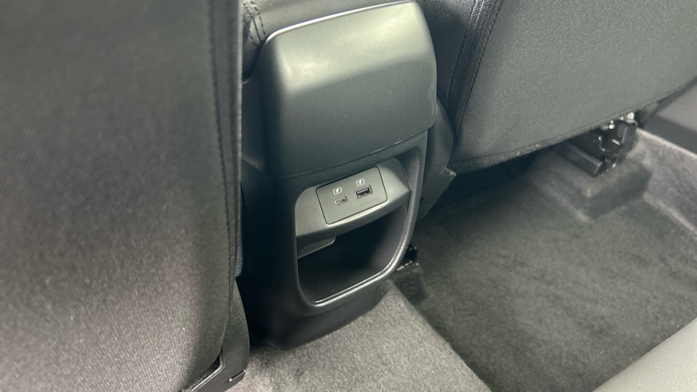 Nissan Juke 1.0 DiG-T N-Connecta 5dr Petrol Hatchback - Image 21
