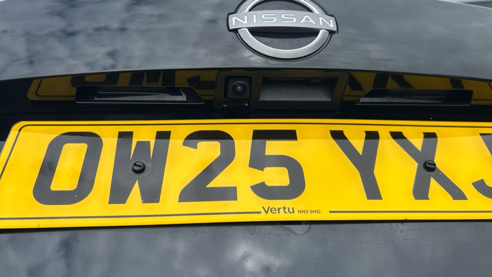 Nissan Juke 1.0 DiG-T N-Connecta 5dr Petrol Hatchback - Image 23