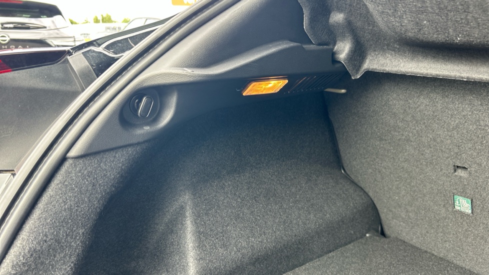 Nissan Juke 1.0 DiG-T N-Connecta 5dr Petrol Hatchback - Image 25