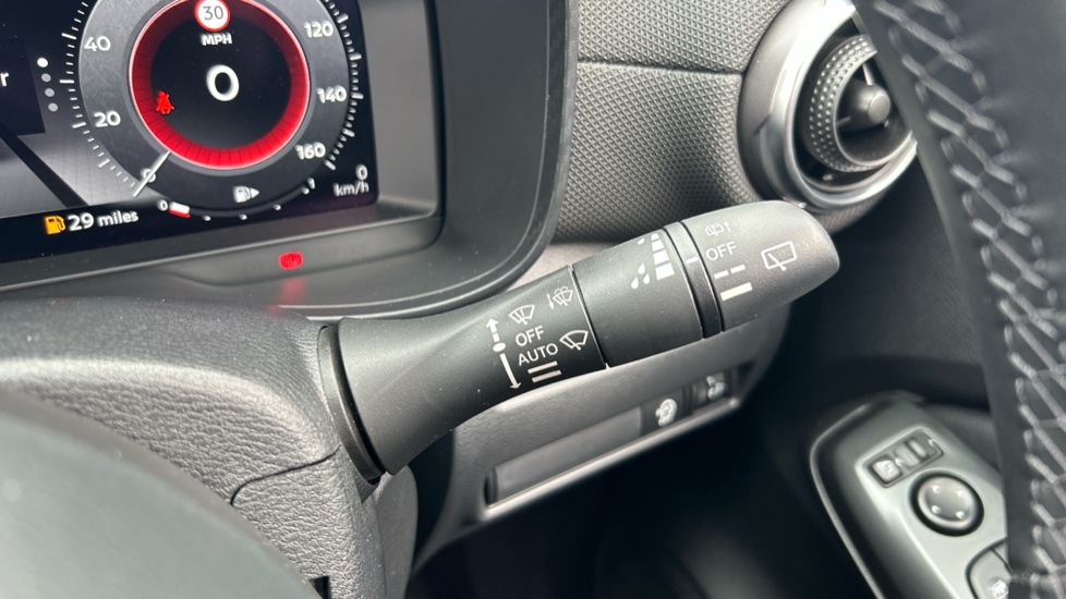 Nissan Juke 1.0 DiG-T N-Connecta 5dr Petrol Hatchback - Image 30