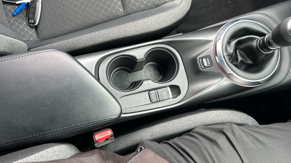Nissan Juke 1.0 DiG-T N-Connecta 5dr Petrol Hatchback - Image 38