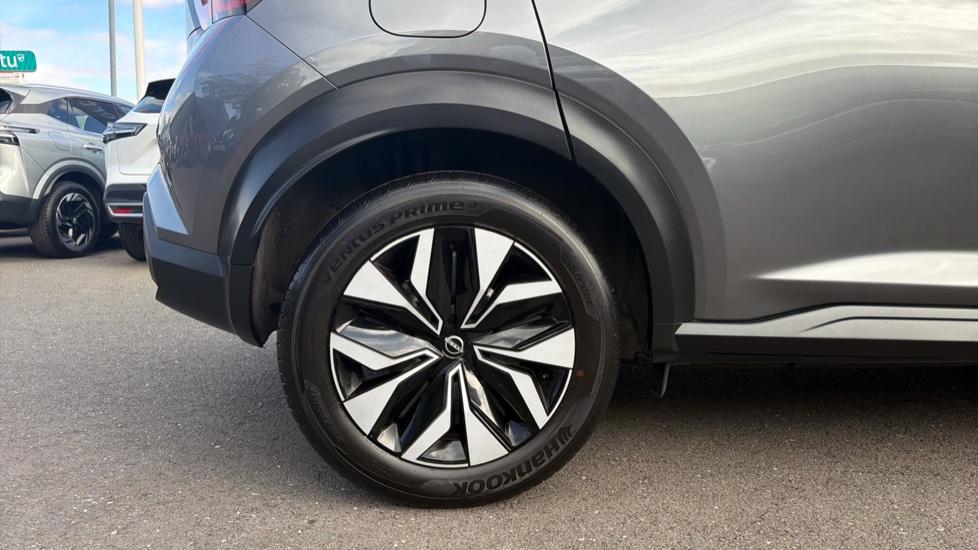 Nissan Juke 1.0 DiG-T Acenta Premium 5dr DCT Petrol Hatchback - Image 7