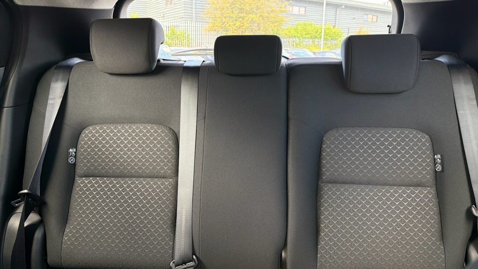 Nissan Juke 1.0 DiG-T Acenta Premium 5dr DCT Petrol Hatchback - Image 15