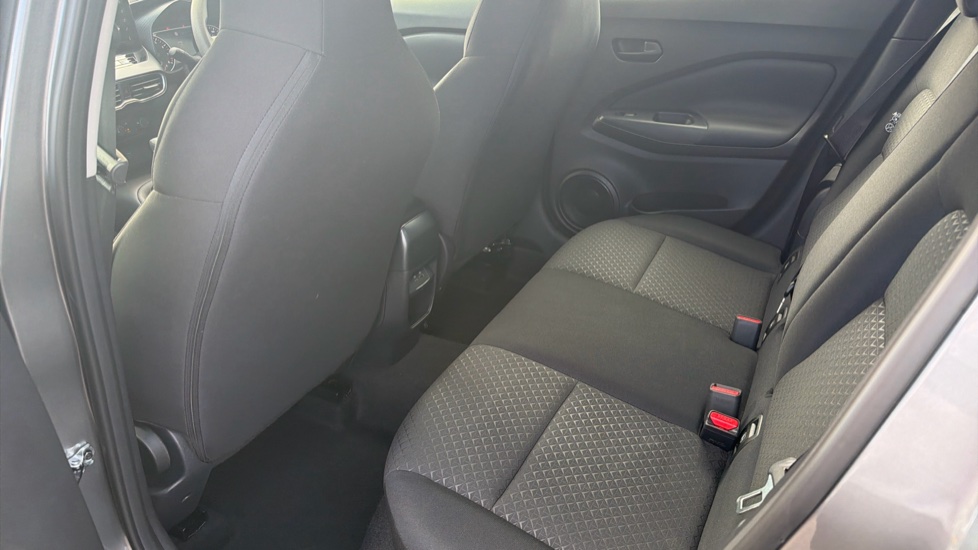 Nissan Juke 1.0 DiG-T Acenta Premium 5dr DCT Petrol Hatchback - Image 16