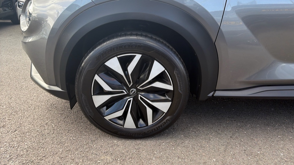 Nissan Juke 1.0 DiG-T Acenta Premium 5dr DCT Petrol Hatchback - Image 23