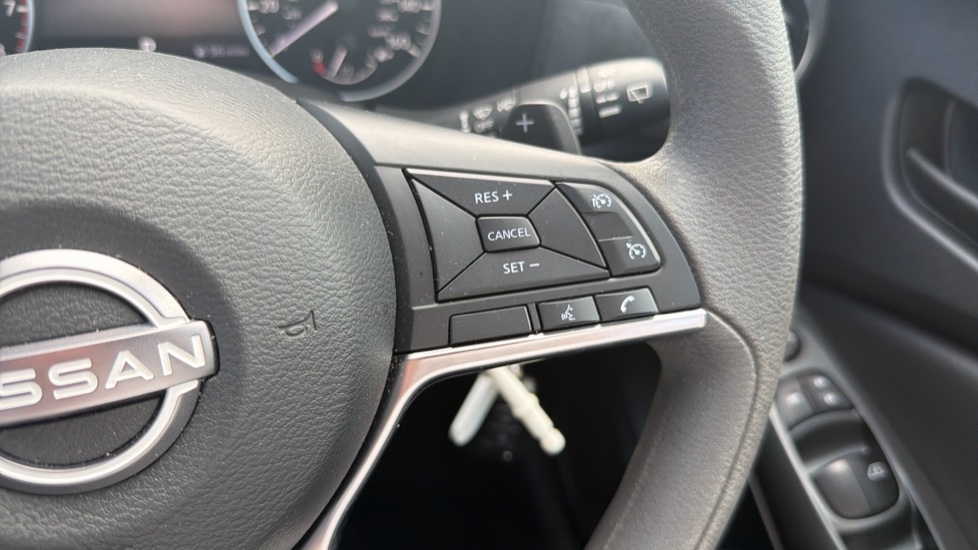 Nissan Juke 1.0 DiG-T Acenta Premium 5dr DCT Petrol Hatchback - Image 29