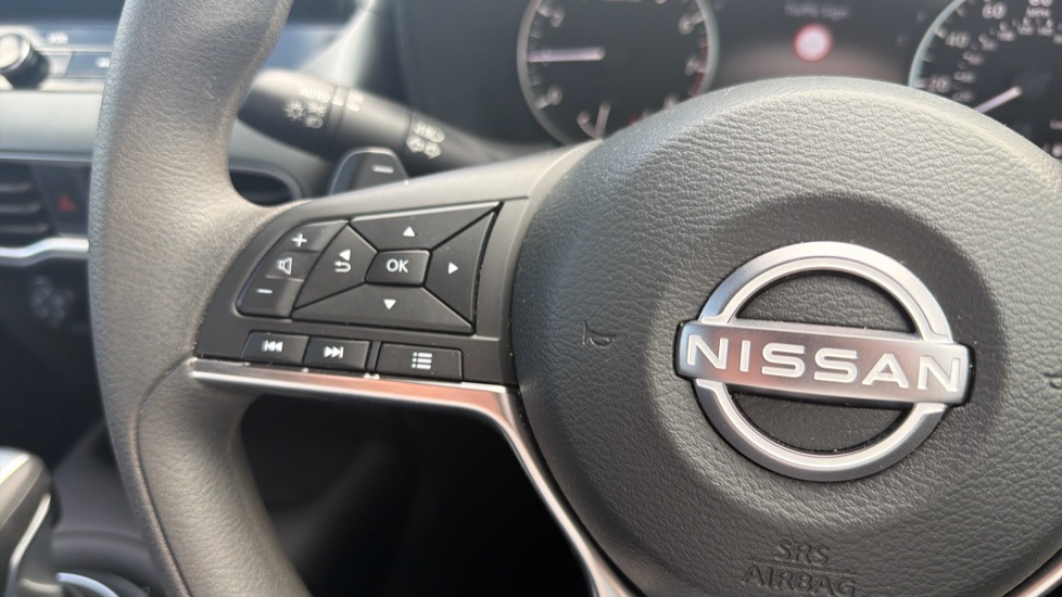 Nissan Juke 1.0 DiG-T Acenta Premium 5dr DCT Petrol Hatchback - Image 30