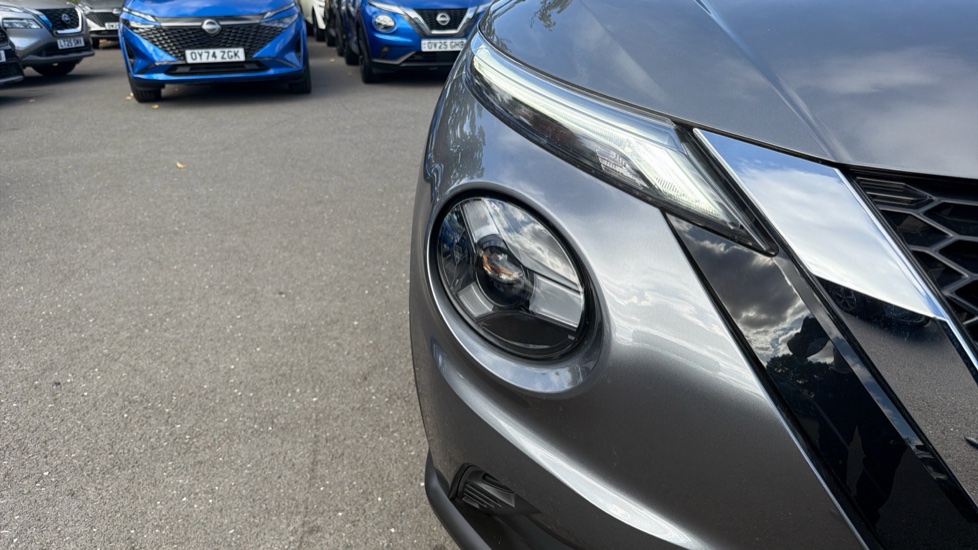 Nissan Juke 1.0 DiG-T Acenta Premium 5dr DCT Petrol Hatchback - Image 38