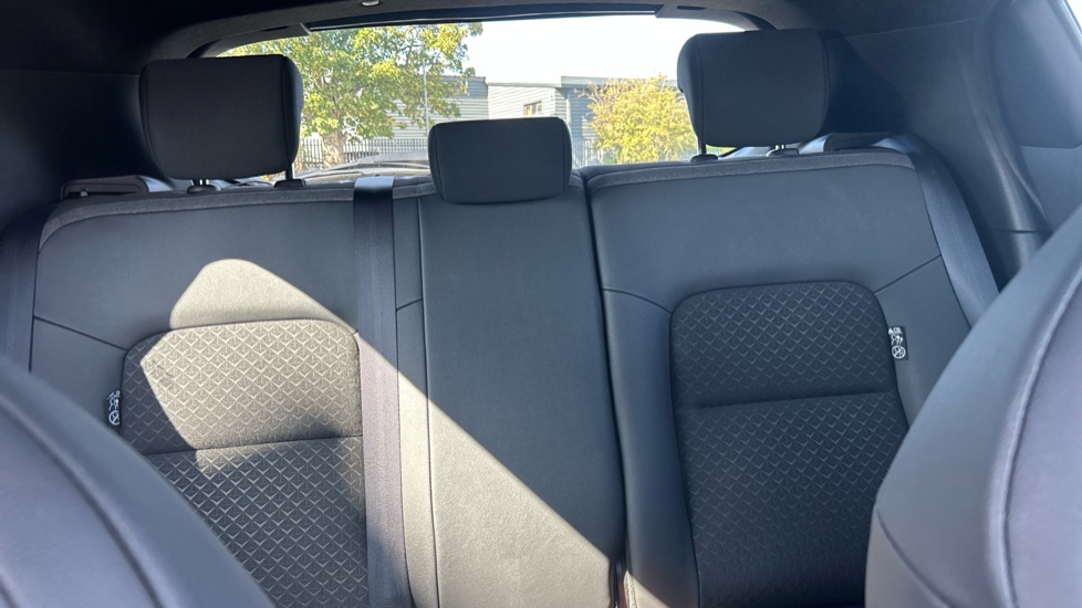 Nissan Juke 1.6 Hybrid N-Connecta 5dr Auto Hybrid Hatchback - Image 15