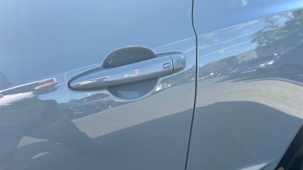 Nissan Juke 1.6 Hybrid N-Connecta 5dr Auto Hybrid Hatchback - Image 24