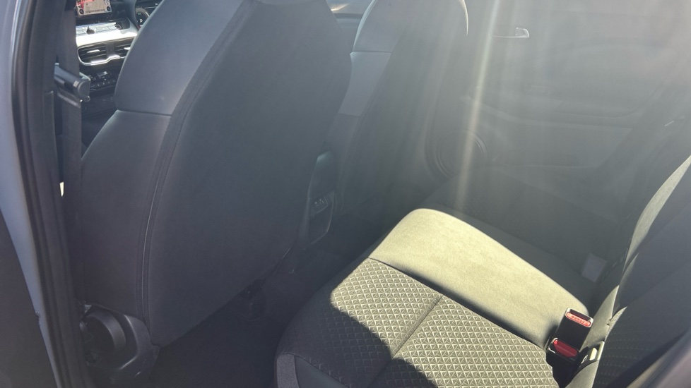 Nissan Juke 1.6 Hybrid N-Connecta 5dr Auto Hybrid Hatchback - Image 26