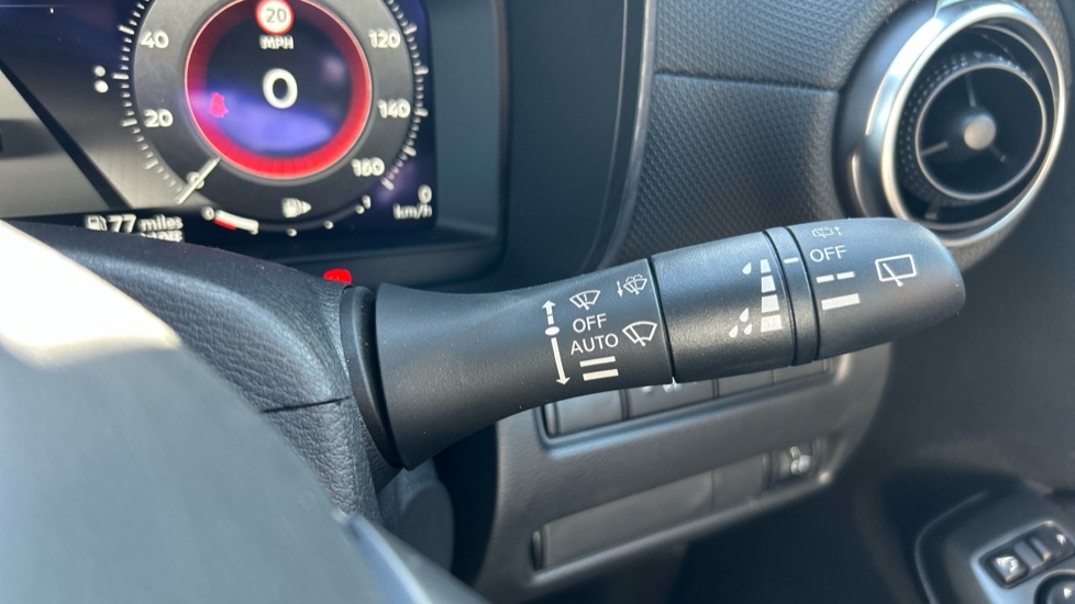 Nissan Juke 1.6 Hybrid N-Connecta 5dr Auto Hybrid Hatchback - Image 37