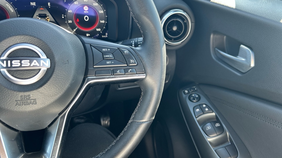 Nissan Juke 1.6 Hybrid N-Connecta 5dr Auto Hybrid Hatchback - Image 38